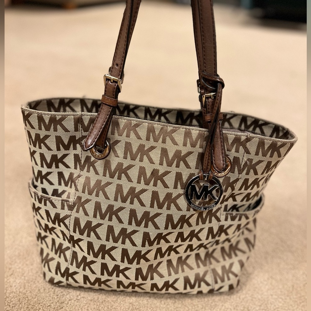 Original MK tote Design well kept